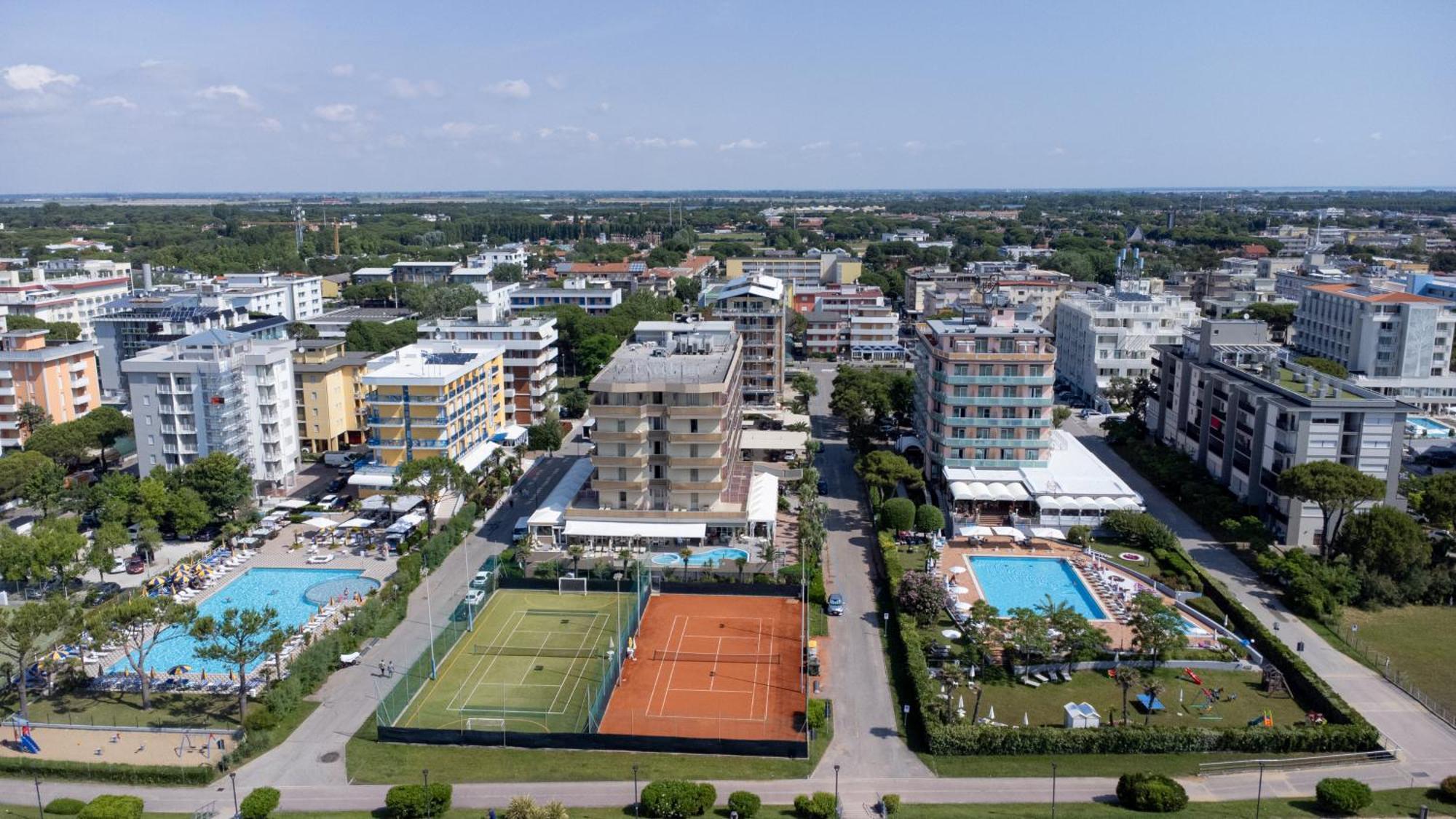 Hotel Excelsior Bibione Exterior foto